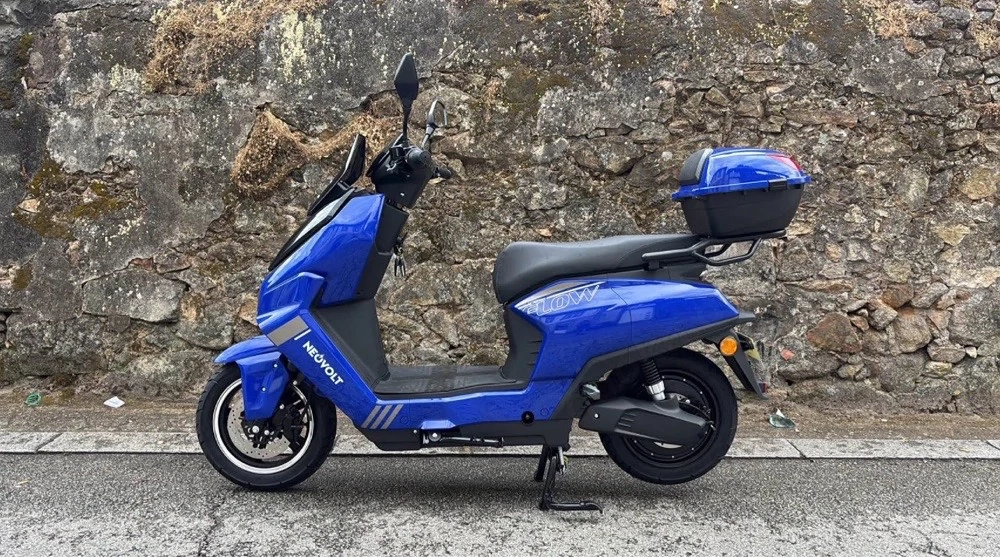NEOVOLT FLOW Elektroroller   Blau   Hervorragender Zustand