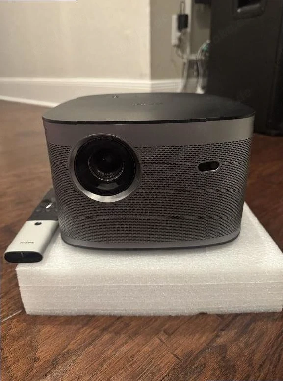 XGIMI Horizon Full HD Beamer