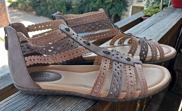 Schöne Hohe Riemchen Sandalen Gr. 44 brauntöne EASY STREET