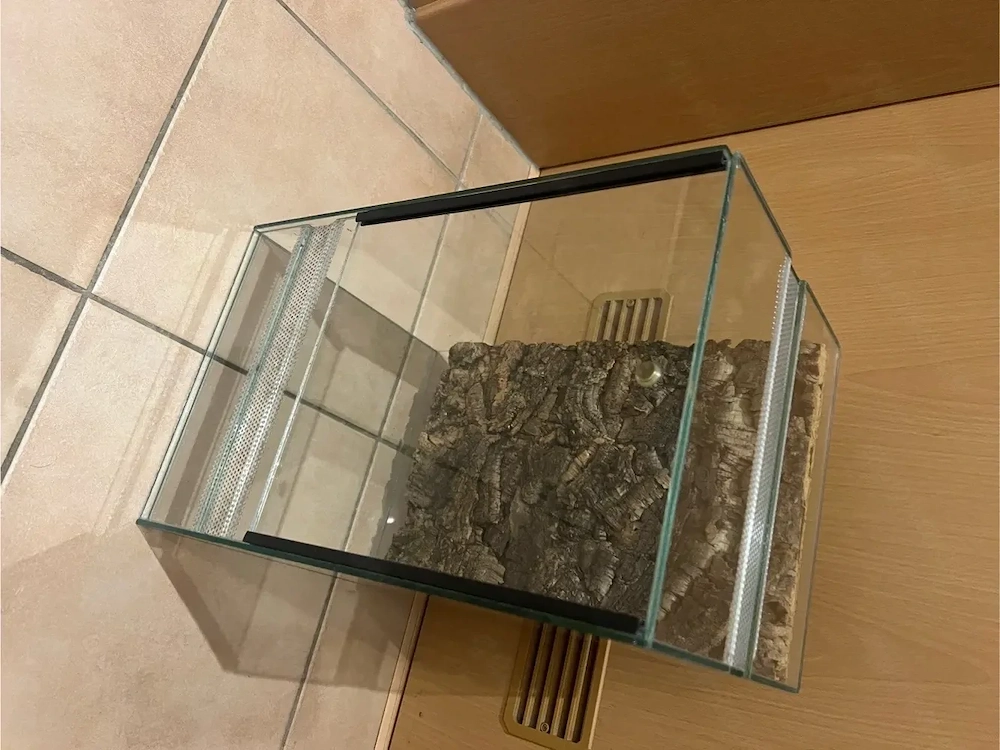 Falltür-Terrarien