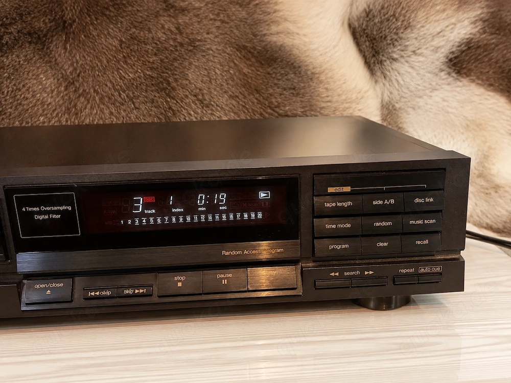 Technics SL-P202A CD Player.
