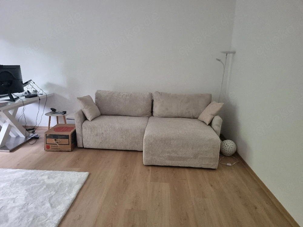 Moderne Couch mit Longchair in Creme Beige - sehr guter Zustand 