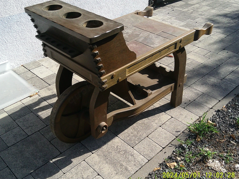 rustikaler Barwagen
