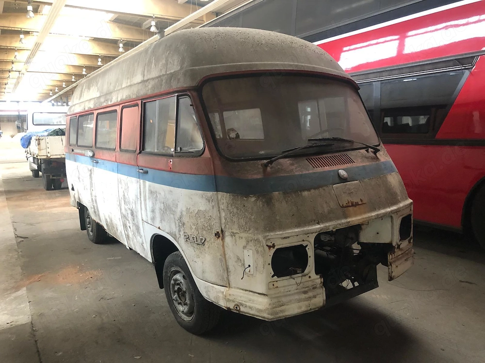 Mercedes-Benz 207 D  Bremer  Hochdach   Oldtimer   z: Zt. ohne Motor & Kühler