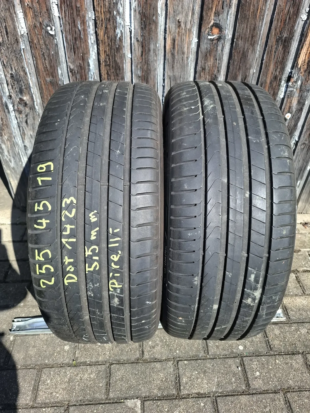 2x 255 45R19 100V Pirelli Sommerreifen 5,5mm Dot 1423