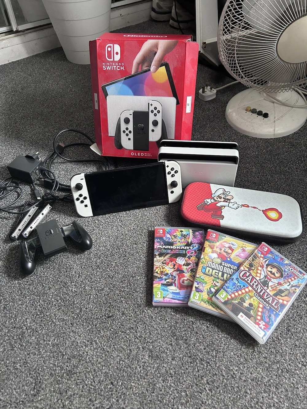 Nintendo Switch (OLED Model) region free 64gb 