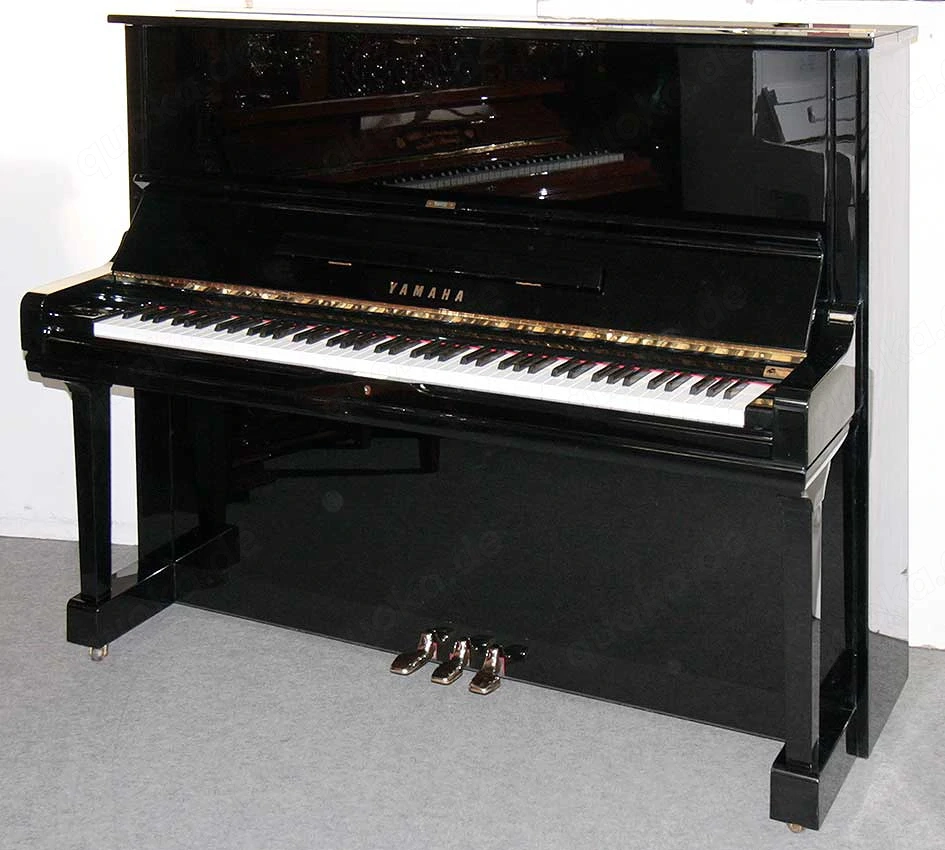 Klavier Yamaha U3, schwarz poliert, Nr. 2779146, 5 Jahre Garantie