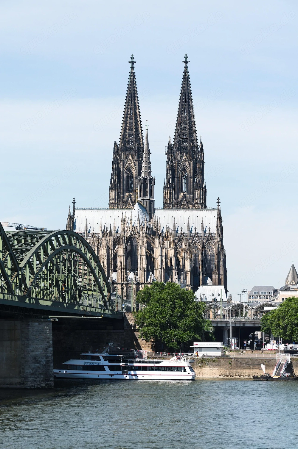 Du (w) bist auf Dienst- oder Urlaubsreise in Köln und hast Lust auf erotische Abwechslung?