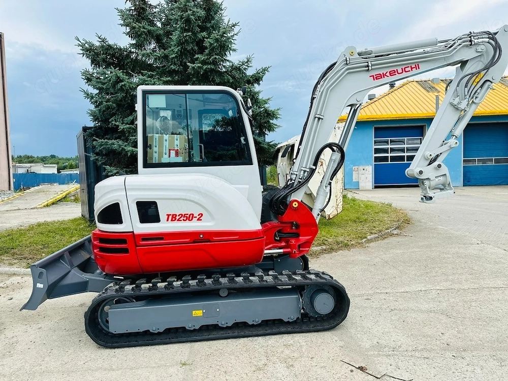 2025 Takeuchi TB250-2 - 5 Ton Bagger