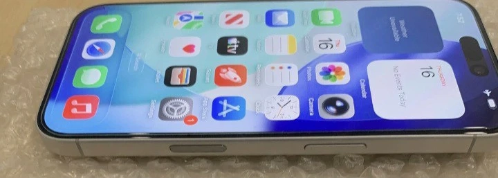 Apple iPhone 16e - 128 GB - White (Unlocked)