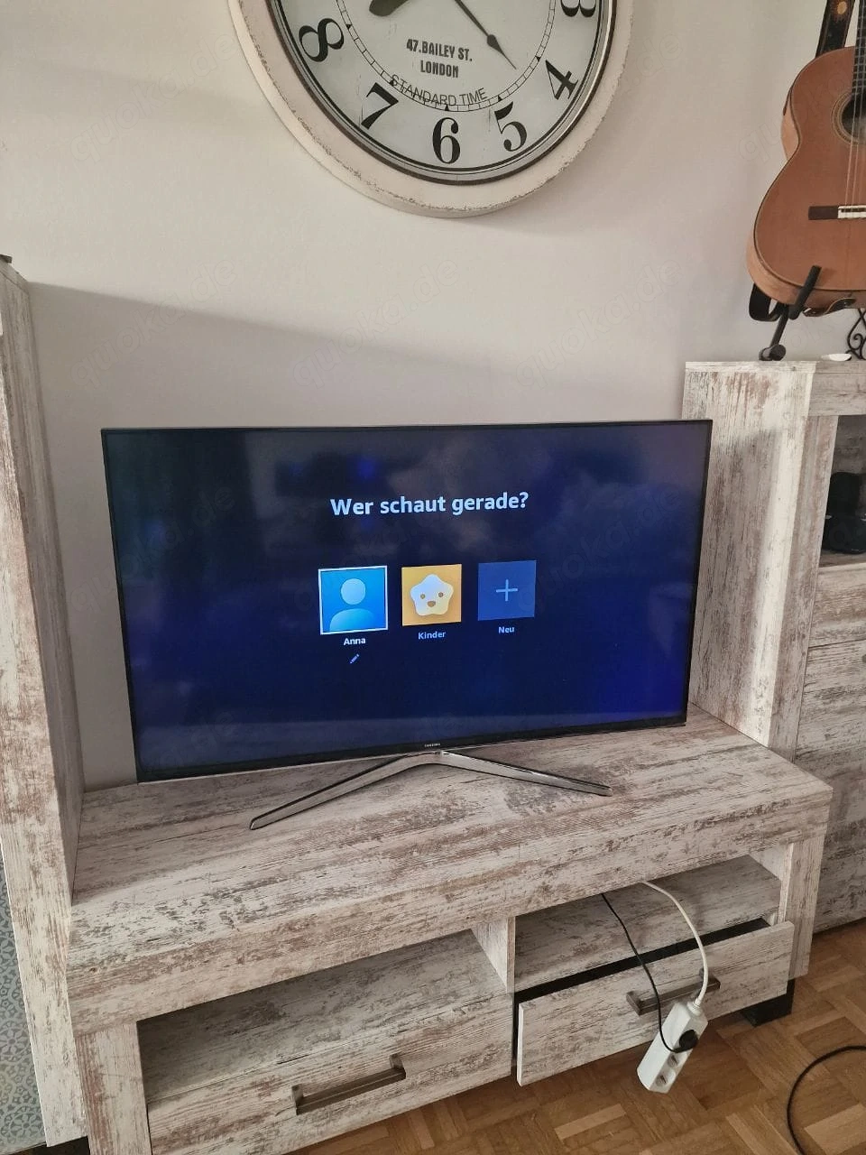 Fernseher und TV Lowboard