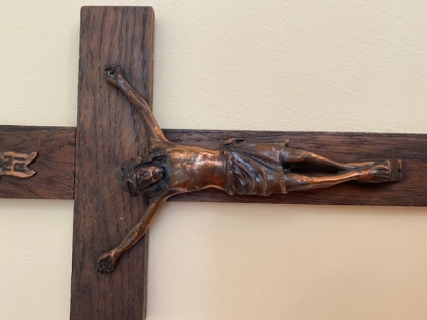 Heiligen Benedikt Kreuz 17,8 Cm – Emailliertes Wandkreuz Mit Schutzsymbol!