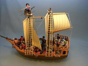 Playmobil Piratenschiff #3750 mit viel Zubehör Bild 3