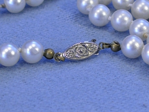 Schöne Perlenkette mit echten Perlen ca. 80cm Länge Bild 2