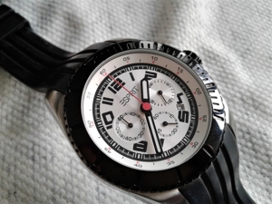 Esprit Herrenchronograph . Bild 3