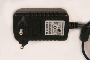 Transformator Netzteil AC-Adapter Model GDJ-050-200-EU Input 100-240V 50/60Hz 0.3A Output:5.0V 200mA