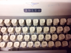 Nostalgische Schreibmaschine Adler 1960 "Rarität" Bild 3