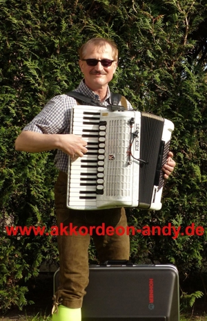 Akkordeonspieler aus Schlesien: deutsche, internationale Musik Bild 2