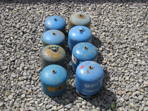 8 MAL CAMPING GAZ FLASCHEN 907 UND 904 Bild 3