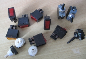 Verschiedene Schalter, Einbauschalter, Lampen-   Geräteschalter Bild 3