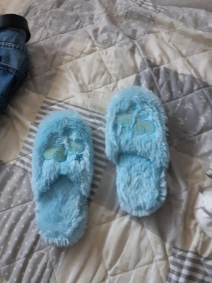 Neue Hausschuhe Bild 2