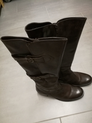 Sportliche Damenstiefel in dunkelbraunem Glattleder mit Ziernaht, Gr. 6,5