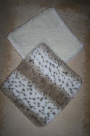 2 Kissenhüllen Webpelz Creme und Creme/Beige 40x40