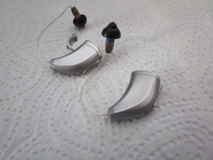 Zwei Hörgeräte von STARKEY - funktionieren beide einwandfrei Bild 7