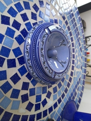 Aschenbecher in Blau mit Verzierung Bild 6