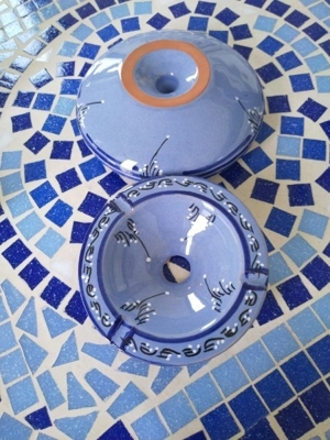 Aschenbecher in Blau mit Verzierung Bild 4