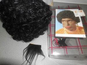 NEU Perücke mit Bärtchen Karneval