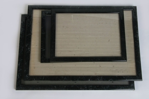 Konvolut 4x Holz-Bilderrahmen 2x30x40 2x20x28 gesprengelt schwarz weiß glanz