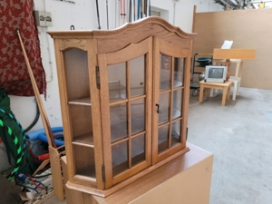 Holz Hänge Vitrine mit zusätzlichen Seitenfenstern Bild 1