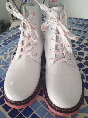 Lackstiefel in weiß - Größe 35 Bild 5