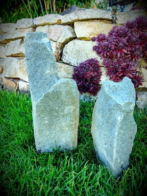 Stele Set aus Quarzporphyr, Naturstein Stelen Bild 1