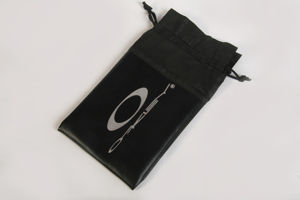 OAKLEY Brillentäschchen-Etui-Hülle-Beutel 10 x 19 Kunstleder-Stoff weich schwarz m. Kordel