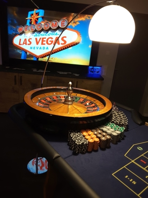 Mobiles Casino ,Black Jack, Poker, Roulette Tisch mit Croupier buchen  mieten Bild 1