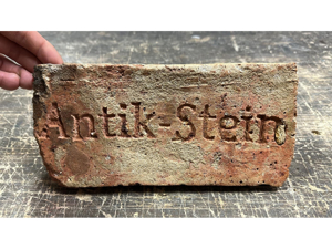 Haus Ziegel Stein Gravur personalisiert original 120 Jahre alter Klinker mit eigener Inschrift Bild 1