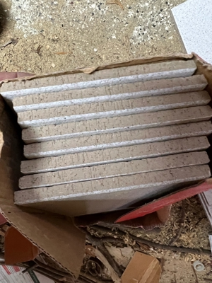 Rest Fliesen, waren für den Balkon. Bild 7