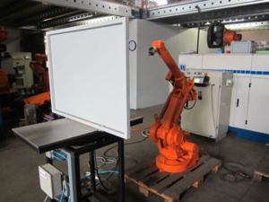 Roboter ABB Robotics IRB 1400 S4C + M2000 mit Drehtisch und Fronius TPS 3200 sowie Brennerreiniger