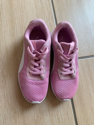 Puma Schuhe 31 Mädchen neuwertig rosa weiß