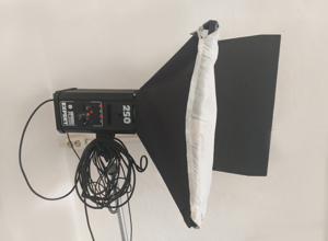 HENSEL Flash Expert 250 Blitzlampe Fotolampe m. Softbox u. Stativ u. Kabel