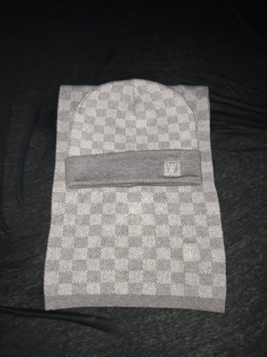 Louis Vuitton Mütze und Schal