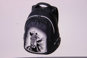 Rucksack mit Pferdemotiv - schwarz mit weißem Aufdruck Bild 1