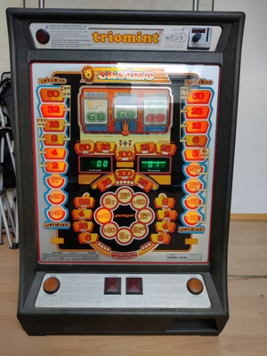 Glücksspielautomat - triomint Casino 1984 Bild 1