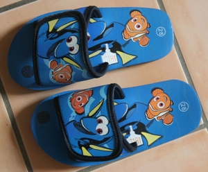 Badelatschen Badeschuhe Nemo Dory Gr. 28