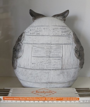 große Keramik-Eule grau Bild 2
