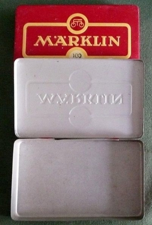2 alte Blechdosen der Firma Märklin Bild 4