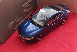1:18 Hyundai Lafesta Limo blau metallic ovp neu Bild 7