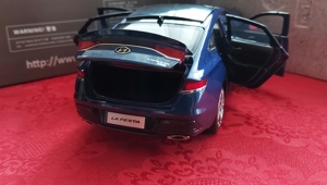 1:18 Hyundai Lafesta Limo blau metallic ovp neu Bild 4